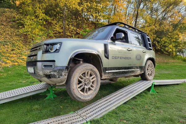 prezentacja floty Land Rover Defender